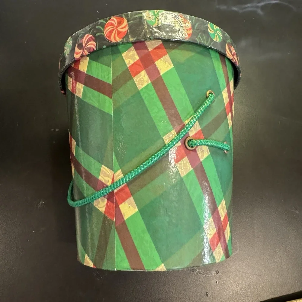 Vintage Round Christmas Gift Box Reusable Hat Storage‎ Green White Plaid